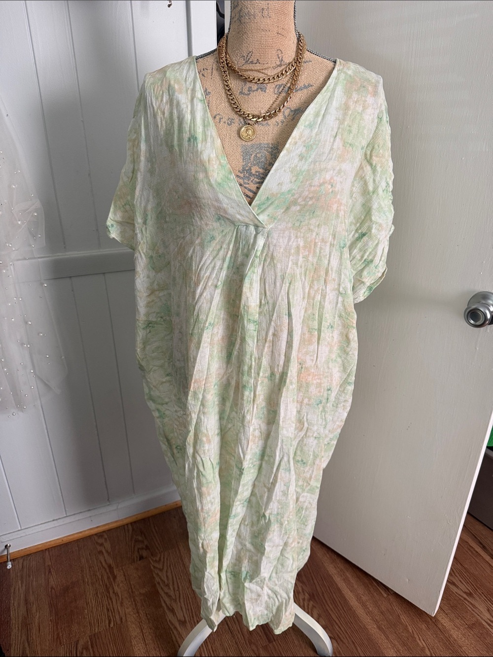 Relaxed V-Neck Pastel Tie-Dye Maxi Dress